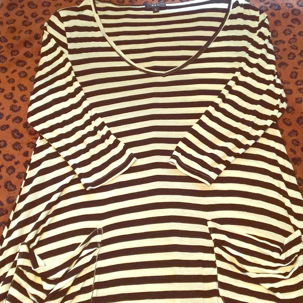 K & B black and white striped 3/4 length sleeves